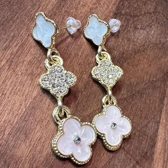Triple Floral Gold and Cream Earrings - Picture 4 of 4